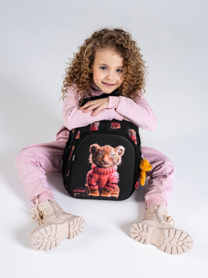 Rucsac școlar - R1-064, design Pui de Leopard în pulover și breloc ursuleț